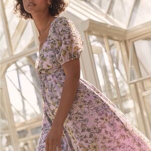 Floral Clip Knotted Balloon
Sleeve Midi Dress